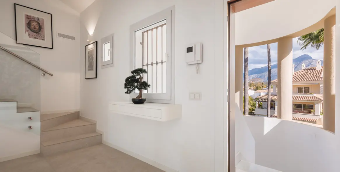 Sale of penthouse duplex in Nueva Andalucía 21