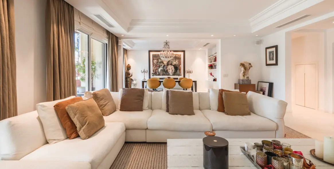 Sale of penthouse duplex in Nueva Andalucía 23