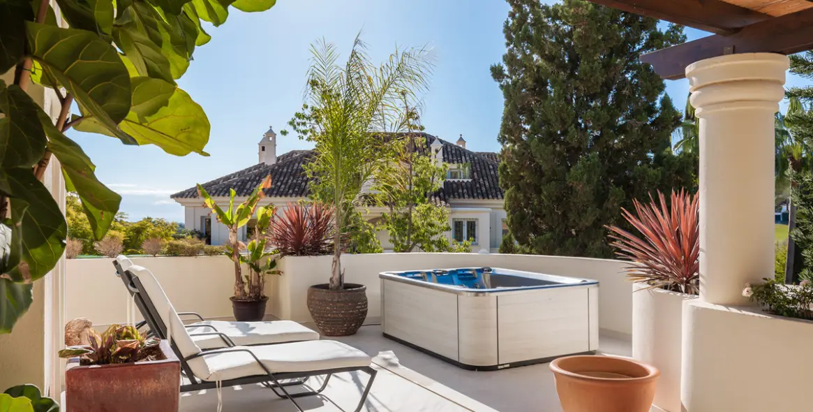 Sale of penthouse duplex in Nueva Andalucía 30