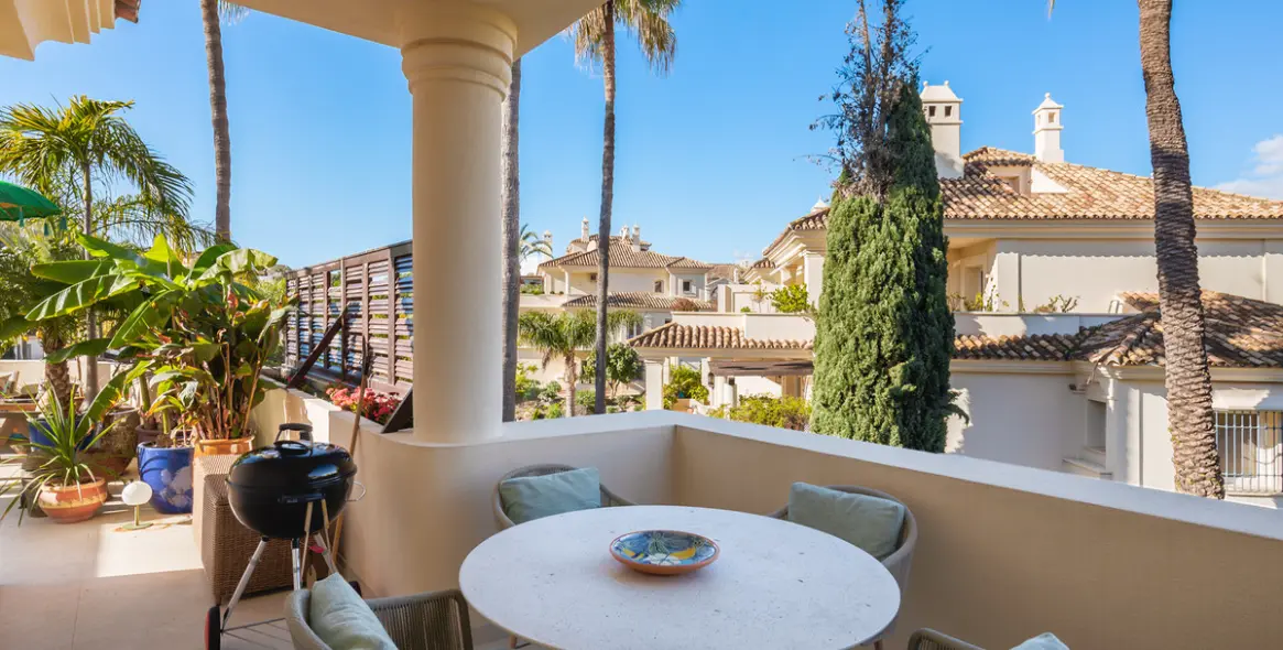 Sale of penthouse duplex in Nueva Andalucía 36