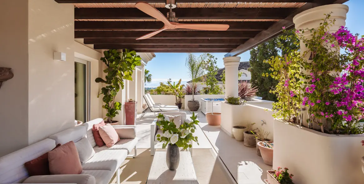 Sale of penthouse duplex in Nueva Andalucía 37