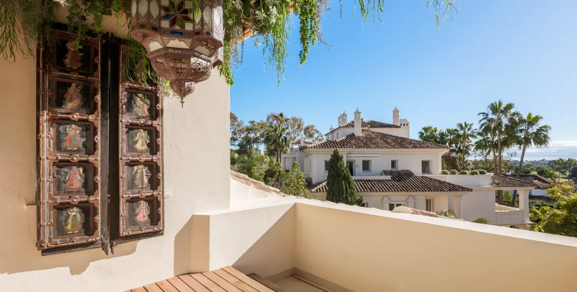 Sale of penthouse duplex in Nueva Andalucía 38