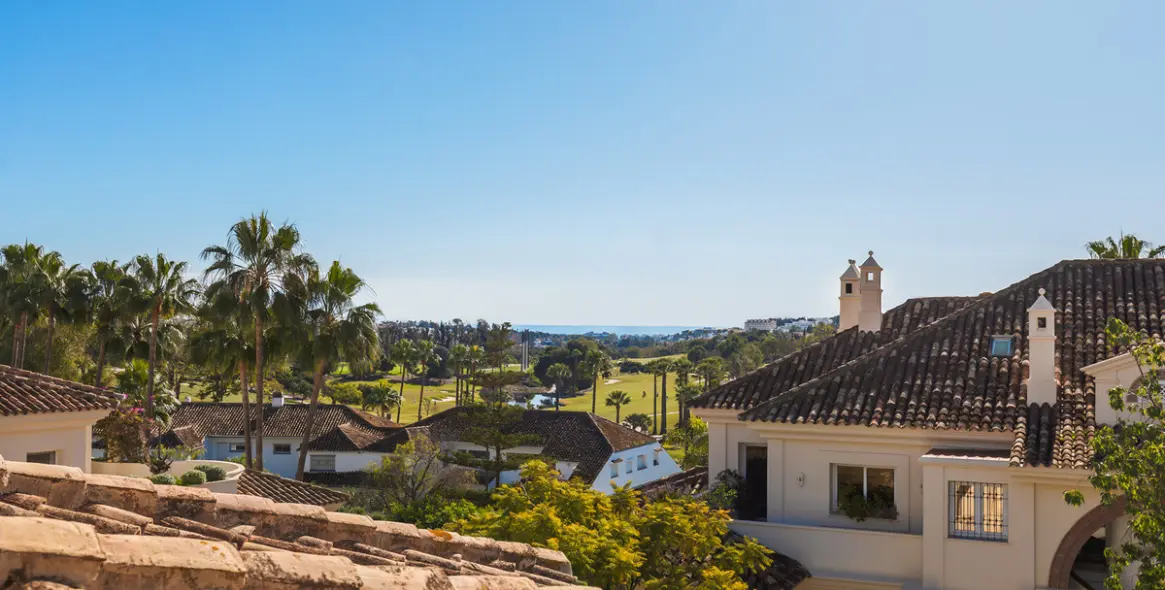 Sale of penthouse duplex in Nueva Andalucía 45