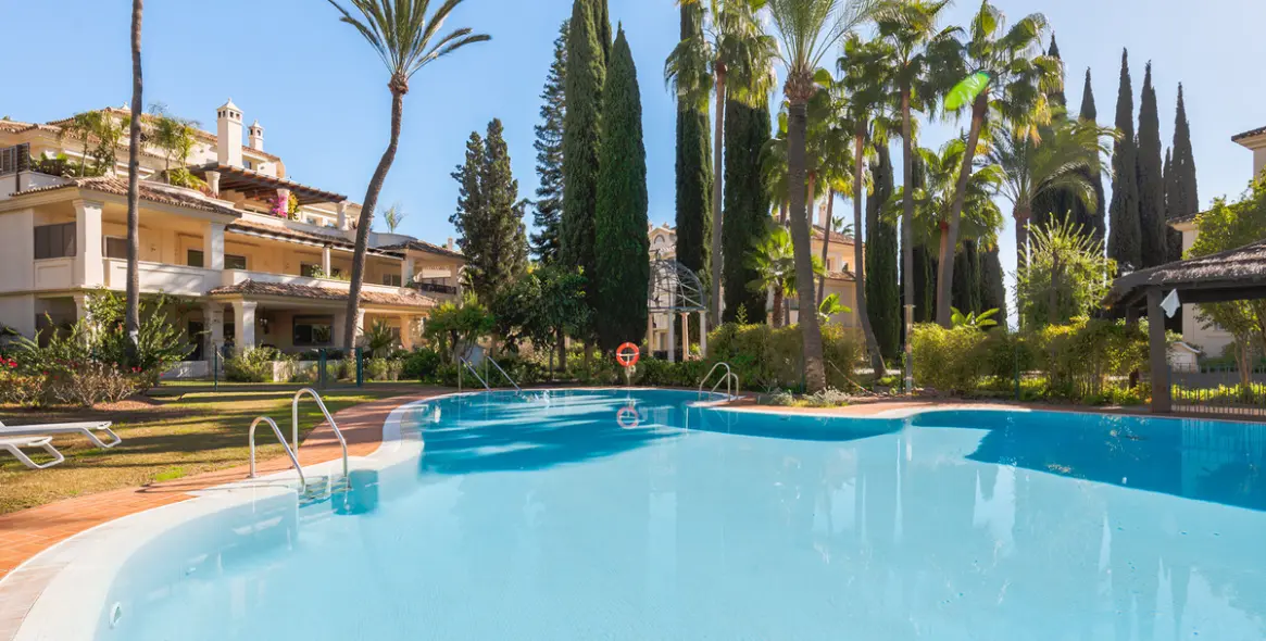 Sale of penthouse duplex in Nueva Andalucía 50