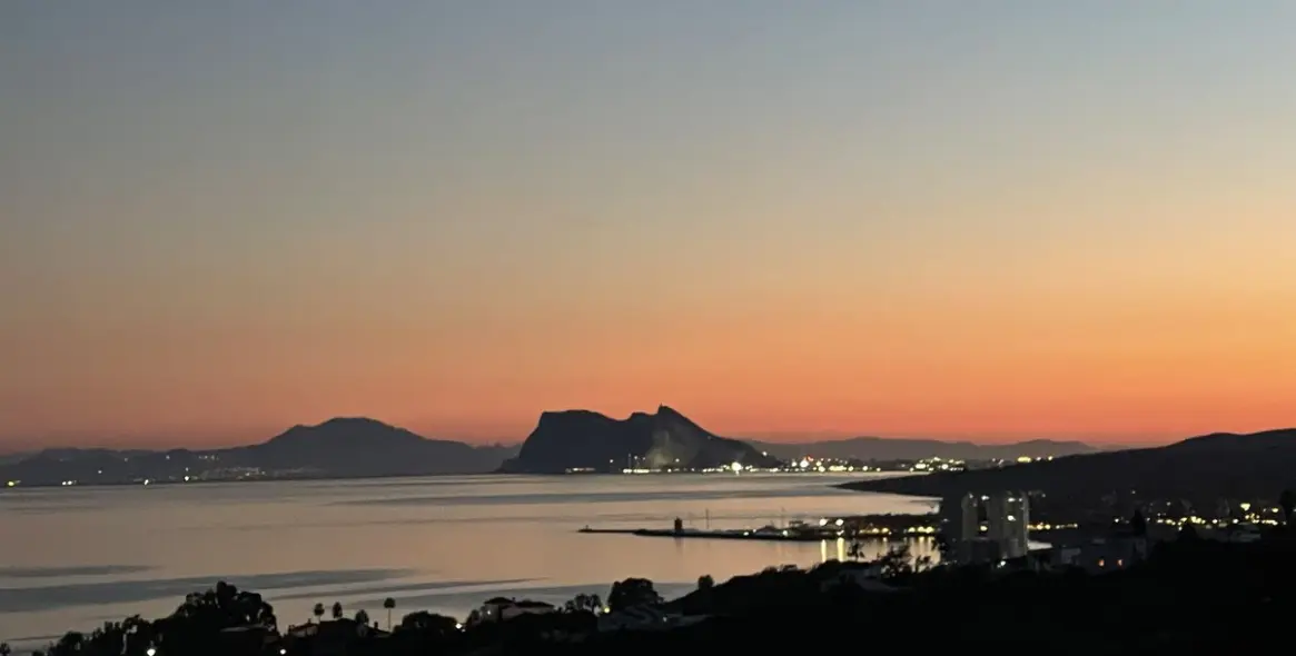 Продажа апартаментов на среднем этаже в Manilva 25