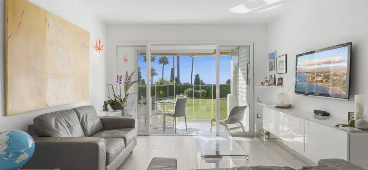 Sale of ground floor apartment in Miraflores 0