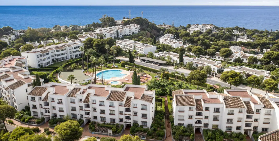 Sale of ground floor apartment in Miraflores 3