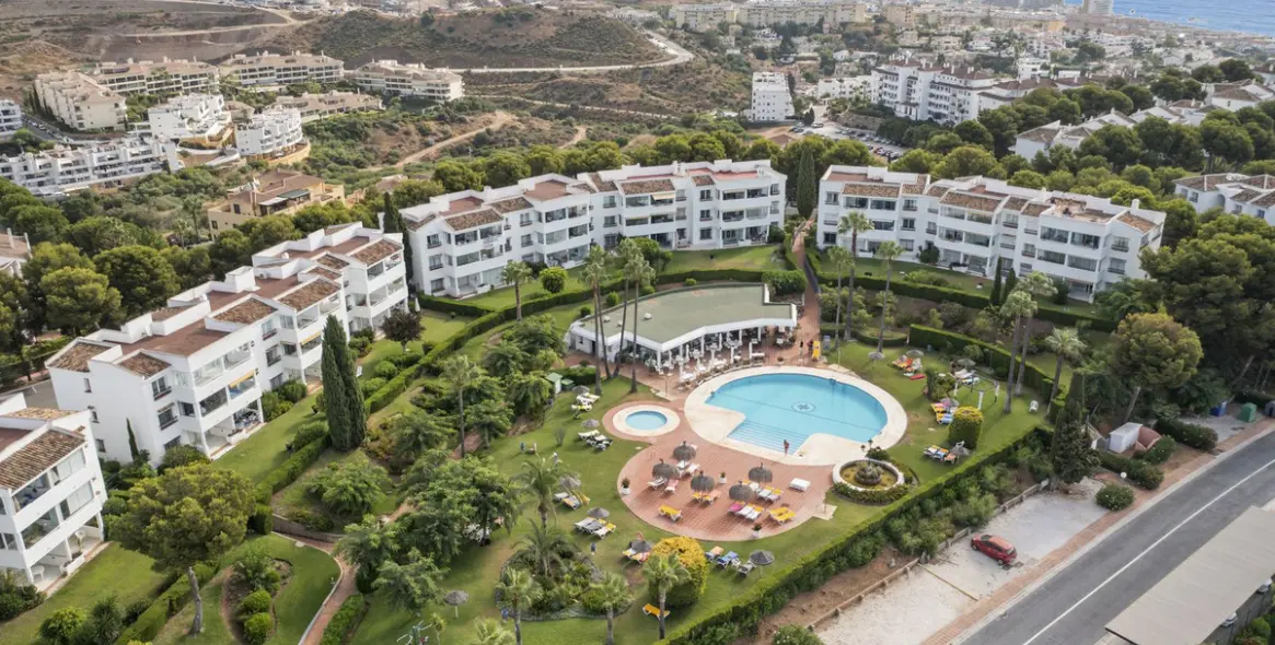 Sale of ground floor apartment in Miraflores 6