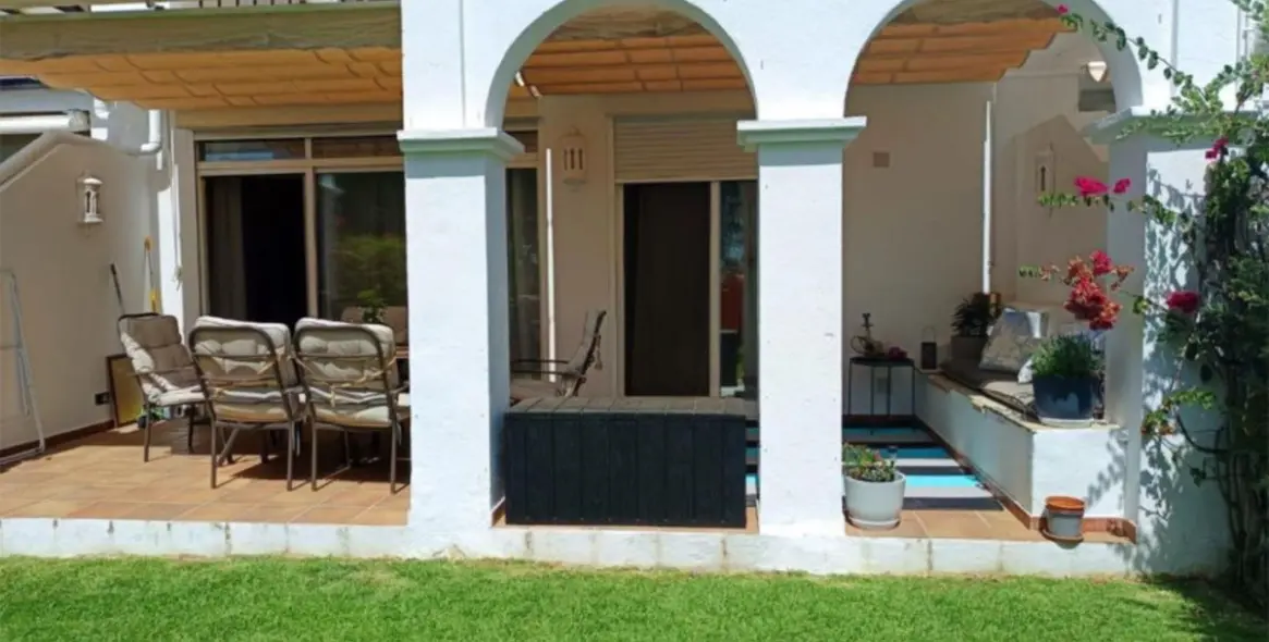 Sale of ground floor apartment in La Quinta 4