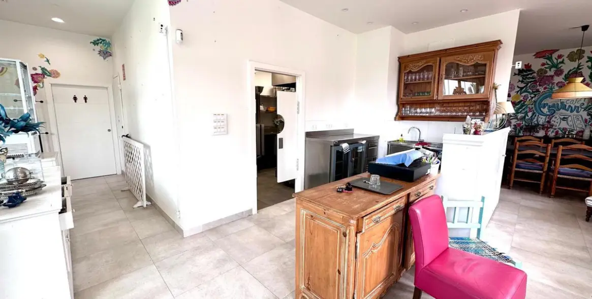 Sale of restaurant in Nueva Andalucía 11