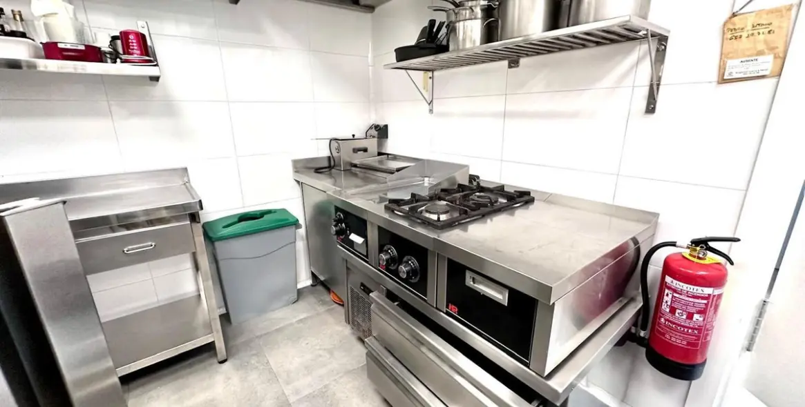 Sale of restaurant in Nueva Andalucía 15