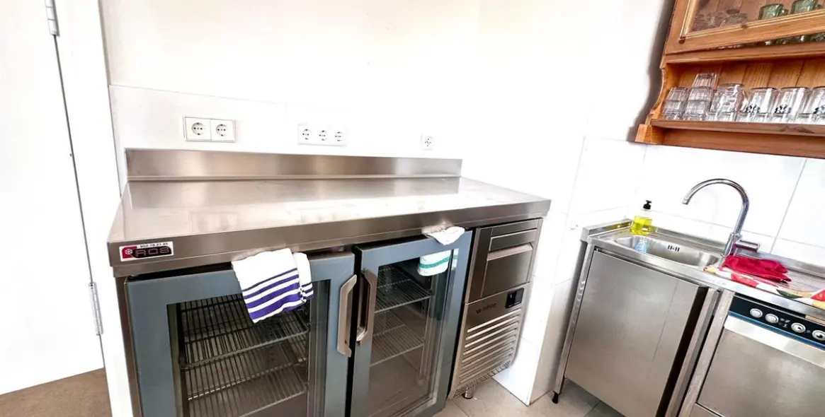 Sale of restaurant in Nueva Andalucía 17