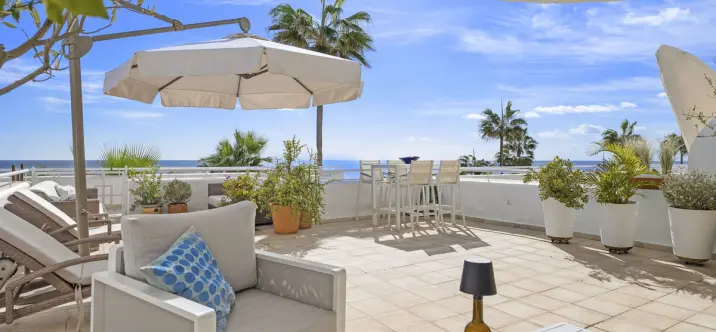 Sale of ground floor apartment in Estepona 1