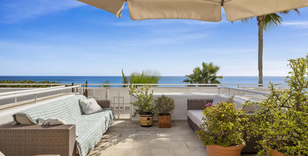 Sale of ground floor apartment in Estepona 3