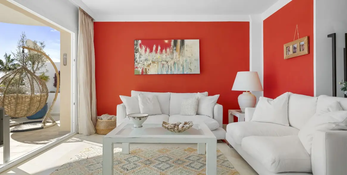 Sale of ground floor apartment in Estepona 11