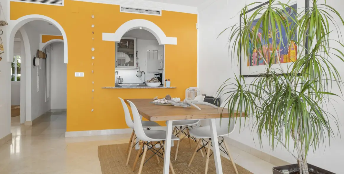 Sale of ground floor apartment in Estepona 14