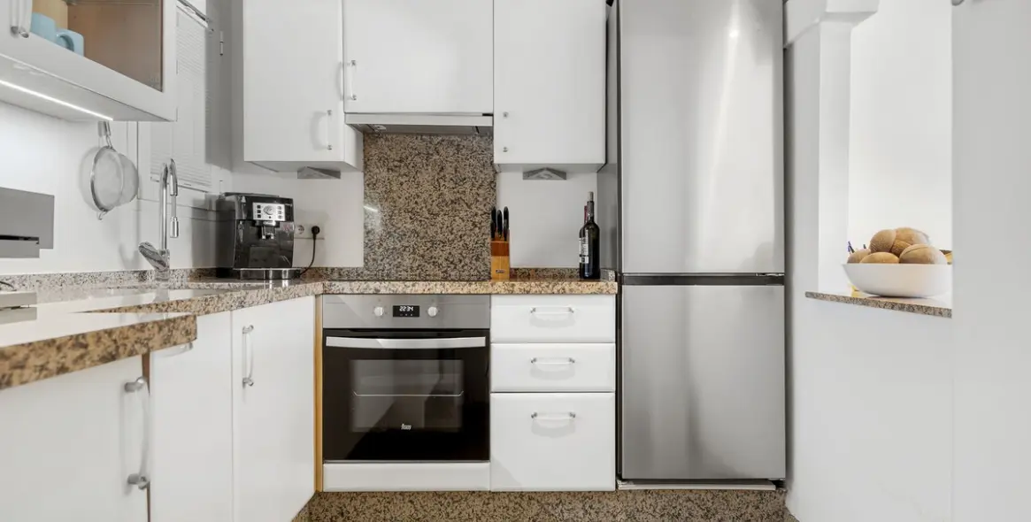 Sale of ground floor apartment in Estepona 16