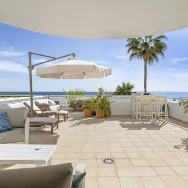 Sale of ground floor apartment in Estepona