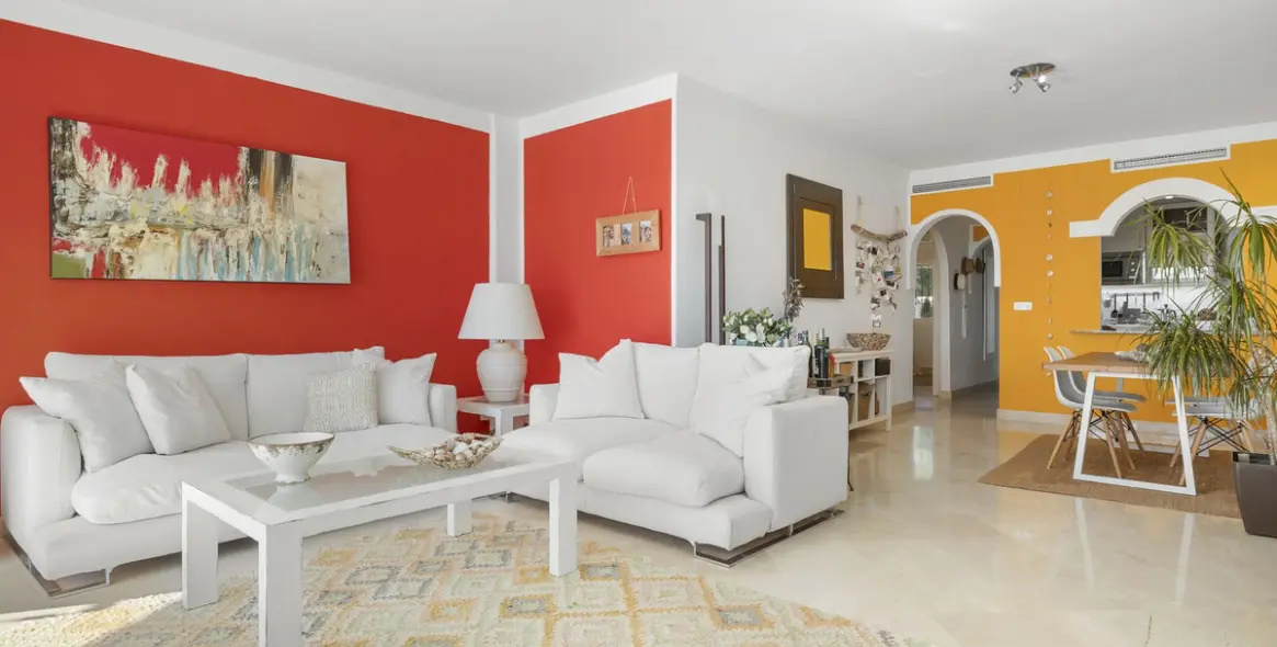 Sale of ground floor apartment in Estepona 10