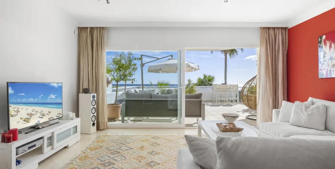 Sale of ground floor apartment in Estepona 12