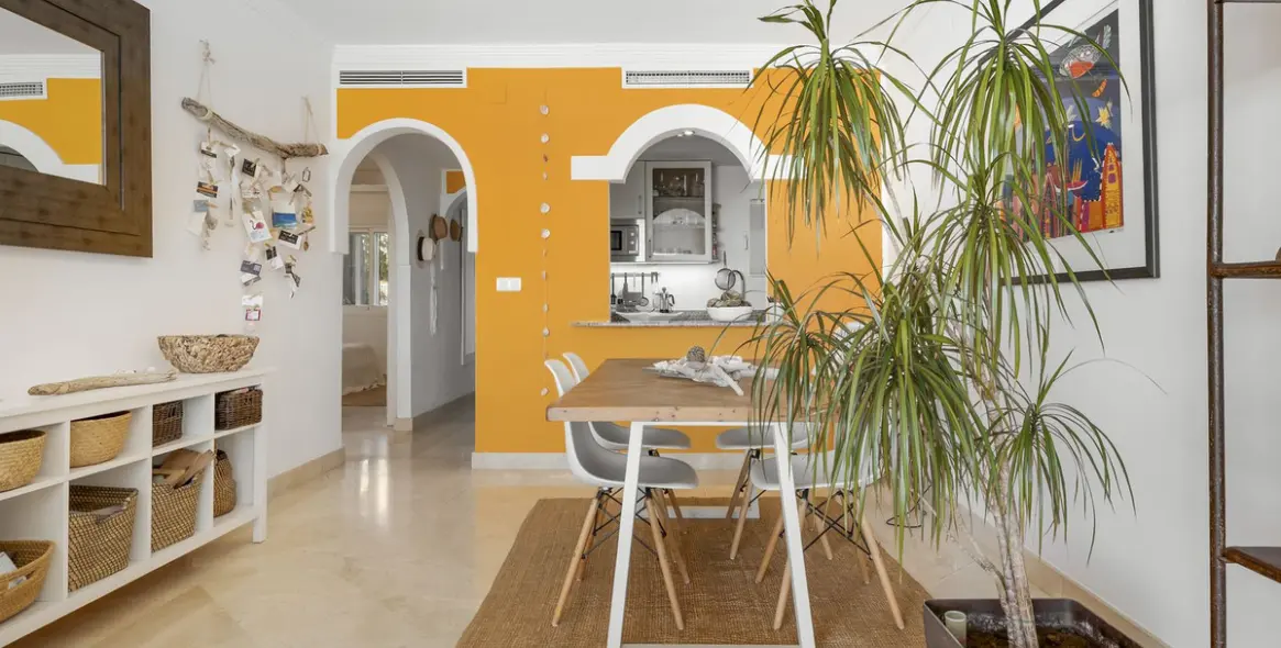 Sale of ground floor apartment in Estepona 13