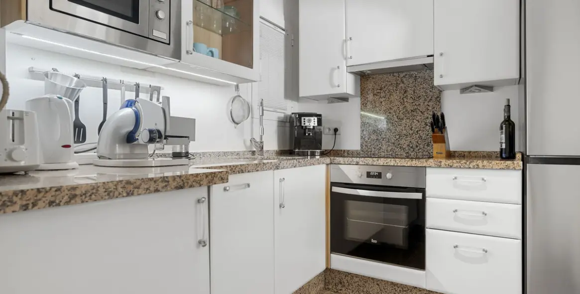 Sale of ground floor apartment in Estepona 17