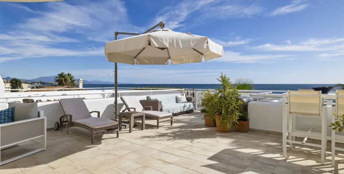 Sale of ground floor apartment in Estepona 20