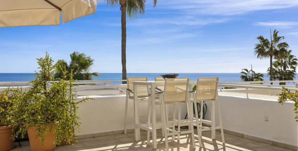 Продажа апартаментов на первом этаже в Estepona 23