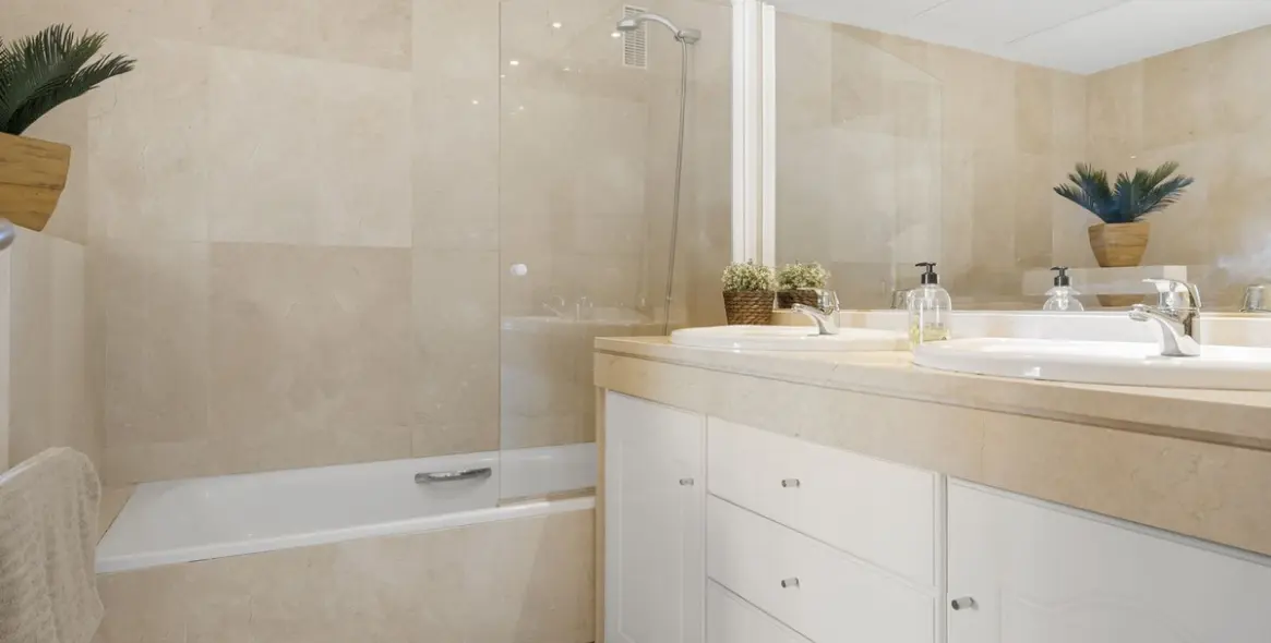 Продажа апартаментов на первом этаже в Estepona 30