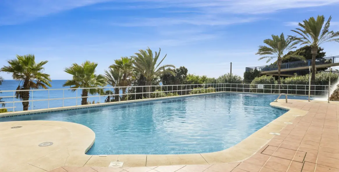 Продажа апартаментов на первом этаже в Estepona 43