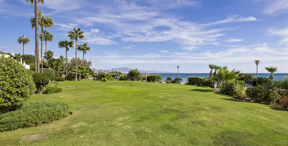 Продажа апартаментов на первом этаже в Estepona 46