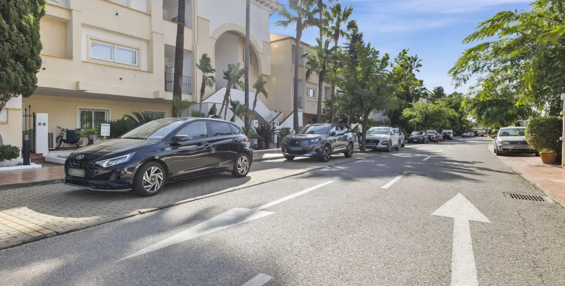 Продажа апартаментов на первом этаже в Estepona 53