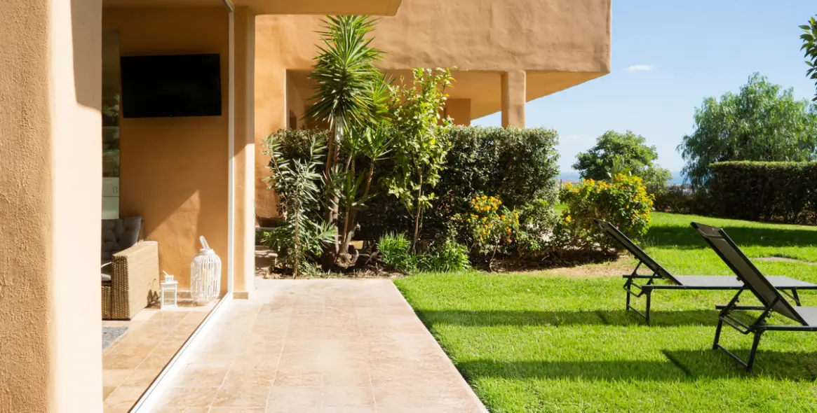 Sale of ground floor apartment in Benahavís 21