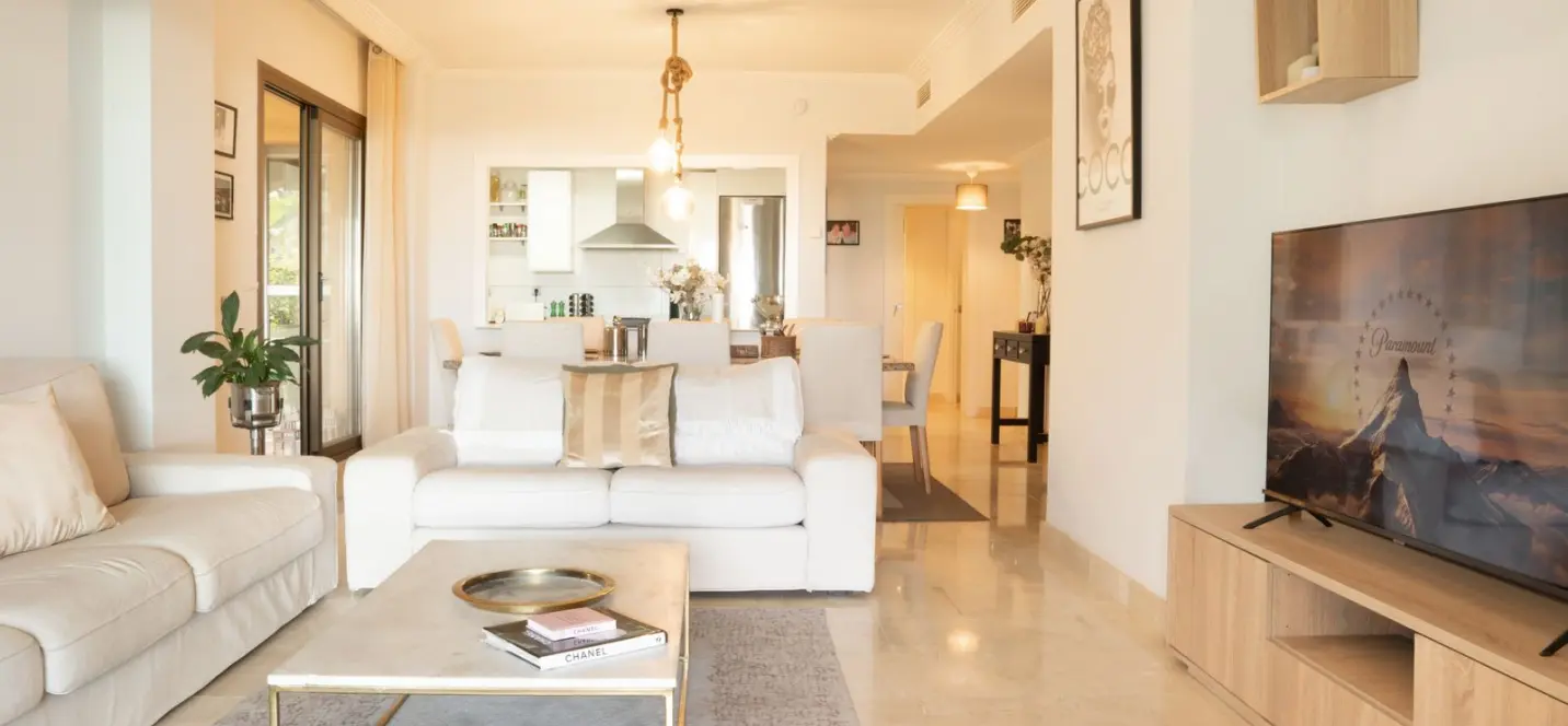 Sale of ground floor apartment in Benahavís 0