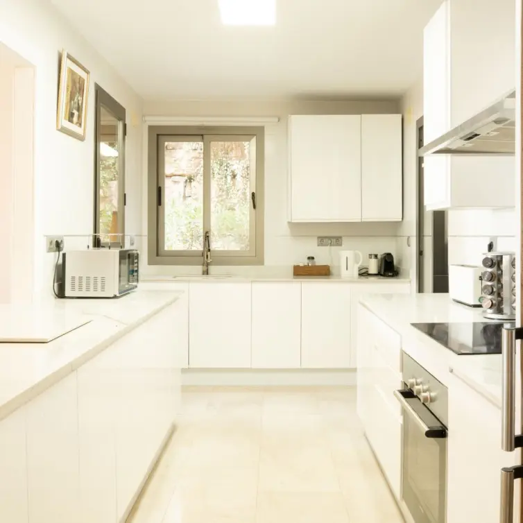 Sale of ground floor apartment in Benahavís