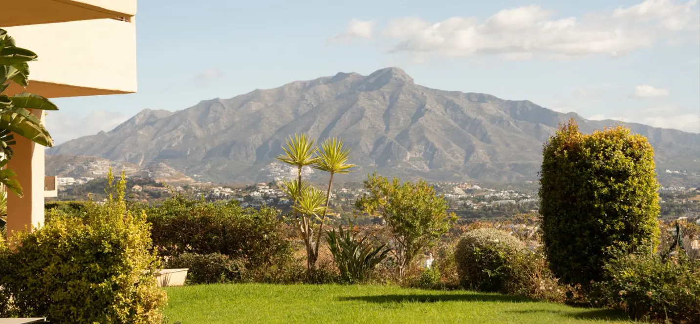 Sale of ground floor apartment in Benahavís 4