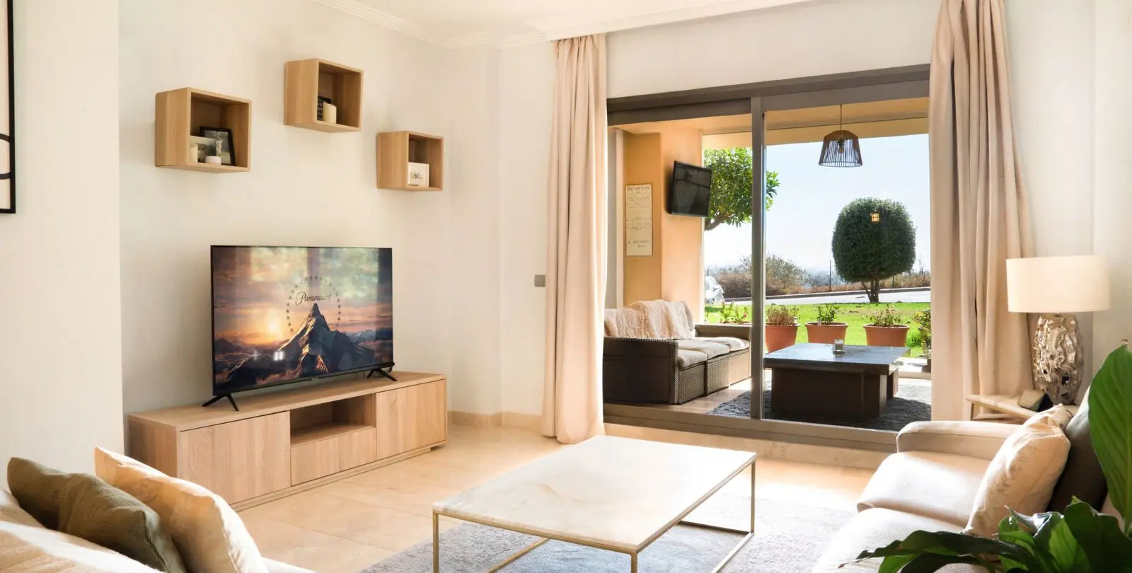 Venta de apartamento en planta baja en Benahavís 15