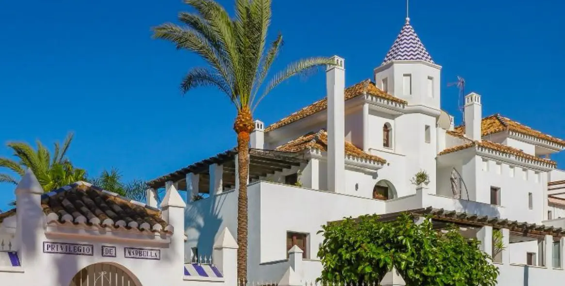 Продажа апартаментов на первом этаже в Nueva Andalucía 14