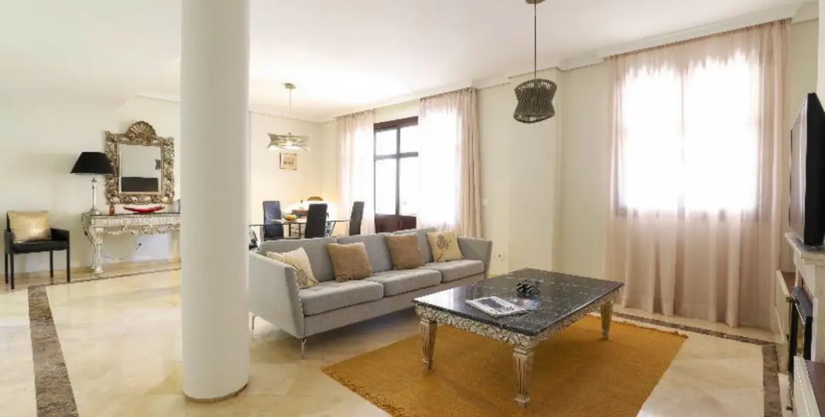 Venta de apartamento en planta baja en Nueva Andalucía 2