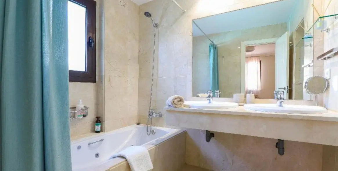 Venta de apartamento en planta baja en Nueva Andalucía 5