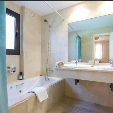 Sale of ground floor apartment in Nueva Andalucía