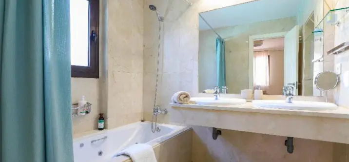 Sale of ground floor apartment in Nueva Andalucía 4