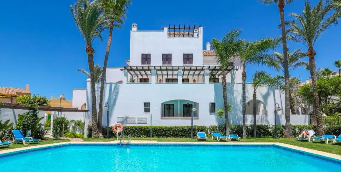 Venta de apartamento en planta baja en Nueva Andalucía 34