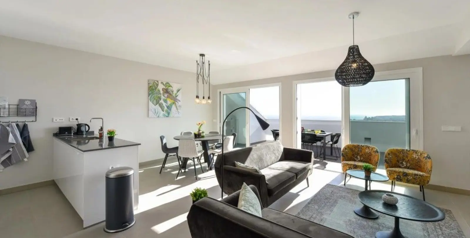 Sale of middle floor apartment in Fuengirola 3