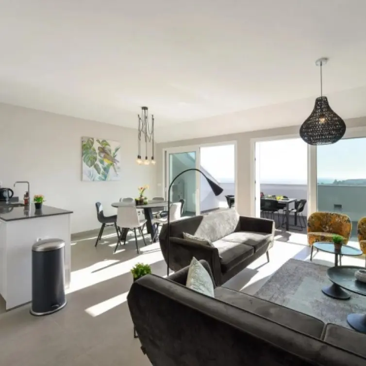 Sale of middle floor apartment in Fuengirola