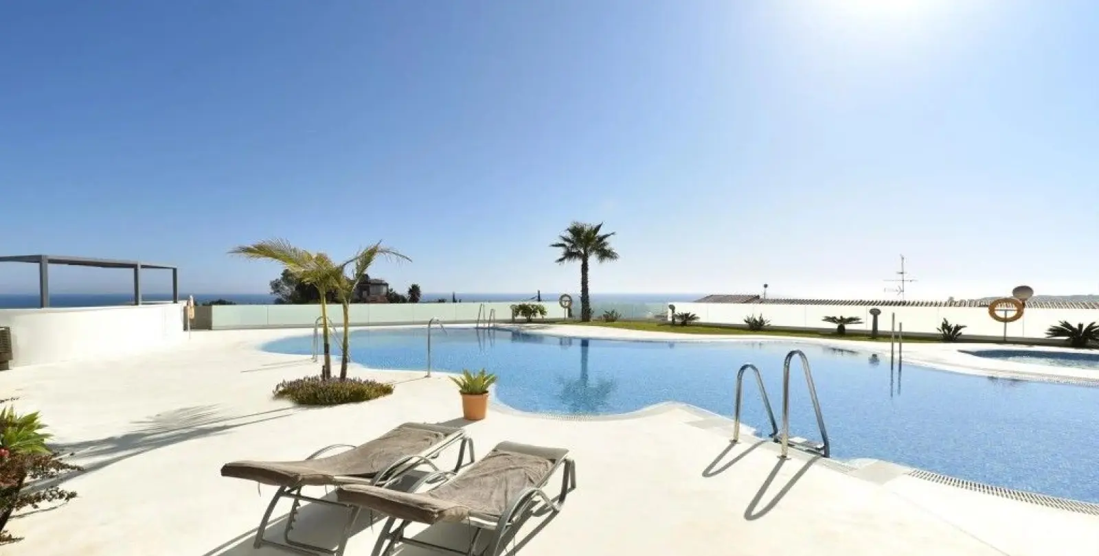 Sale of middle floor apartment in Fuengirola 5