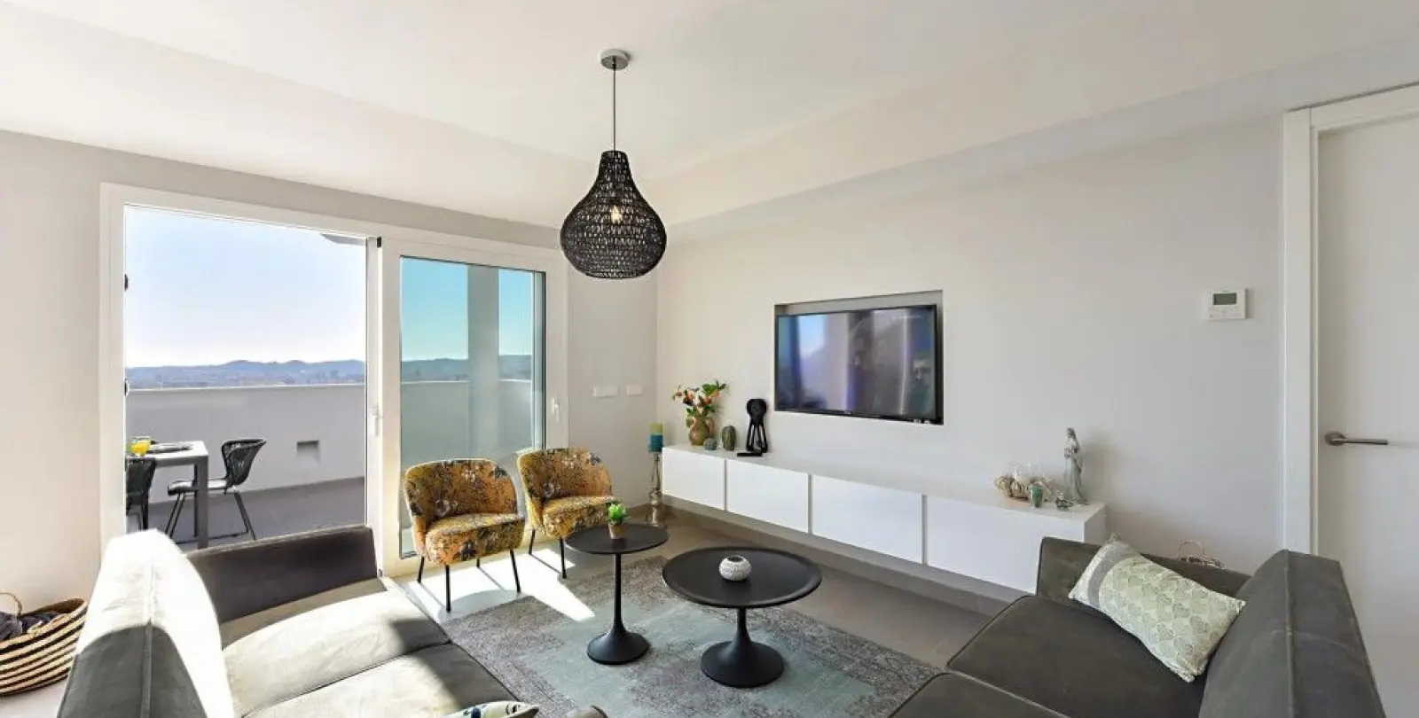 Sale of middle floor apartment in Fuengirola 8