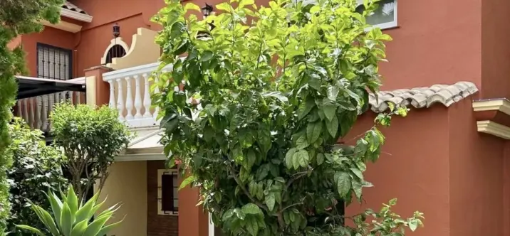 Продажа дома на две семьи в Estepona 4