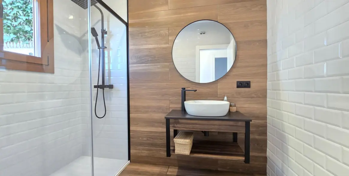 Sale of detached villa in Limonar 13