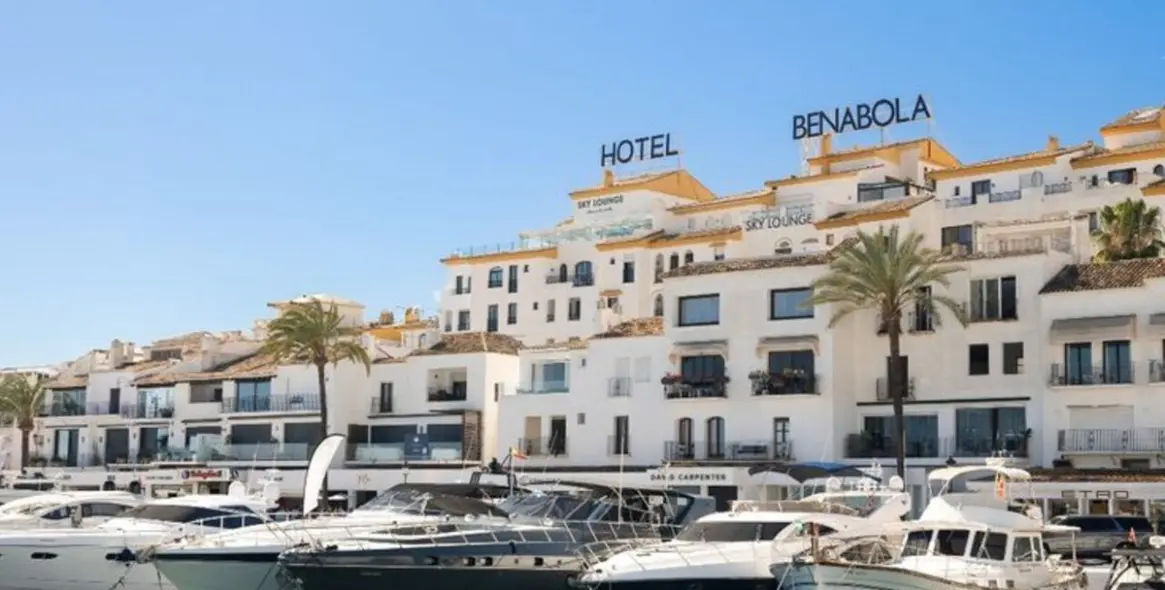 Продажа апартаментов на среднем этаже в Puerto Banús 3
